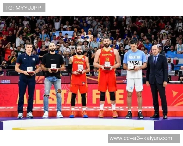 无詹杜库时代来临全明星首发投票引发东亚华文热议